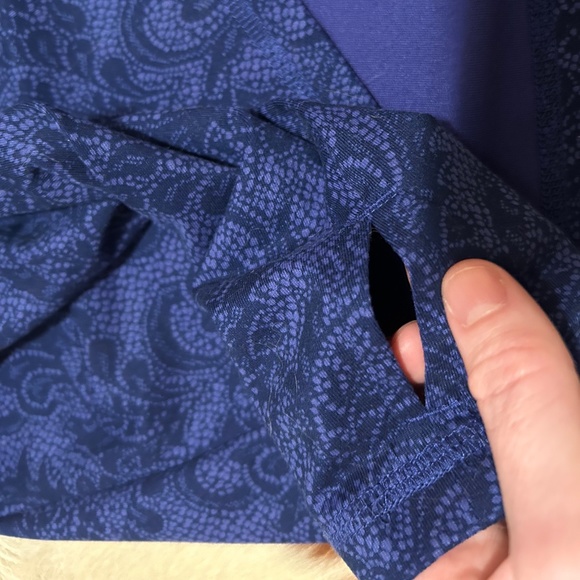 Eddie Bauer Women’s Long Sleeve Workout Top Size M Blue Paisley - Picture 5 of 7